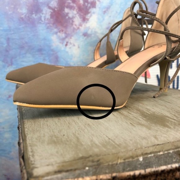 Journee Collection Lace up pump has perfect kitten heel - Picture 6 of 6